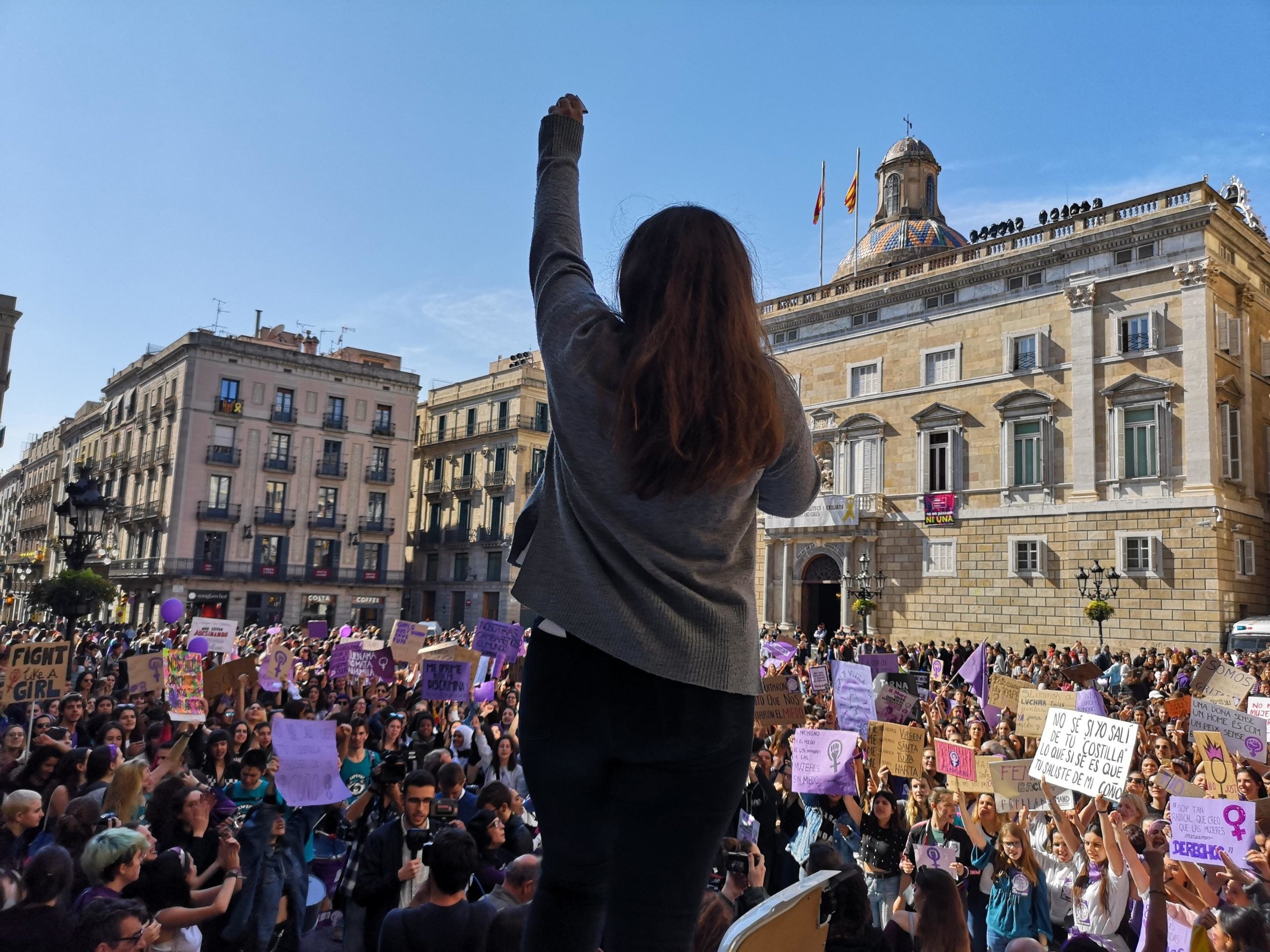 Manifestants plaça Sant Jaume / D.C.