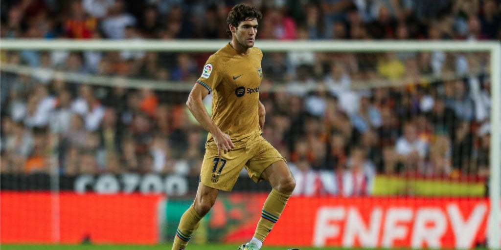 Marcos Alonso, durant el València-Barça | Europa Press