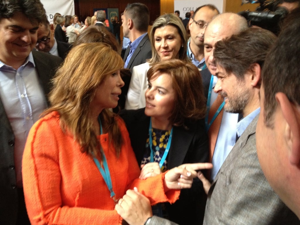Alícia Sánchez Camacho, Soraya Saenz de Santamaria, Jorge Fernández Díaz, Jorge Moragas i Llanos de Luna amb Oriol Pujol, en el congrés del PP del 2012 abans d'esclatar el cas ITV/Quico Sallés