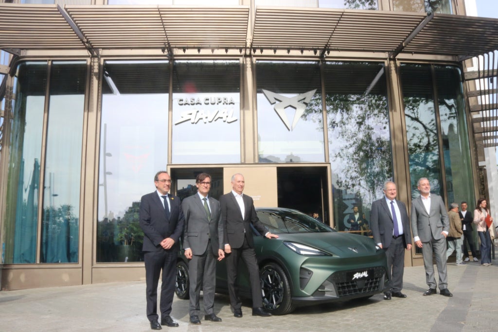 El nou Cupra Raval, presentat per les autoritats / ACN