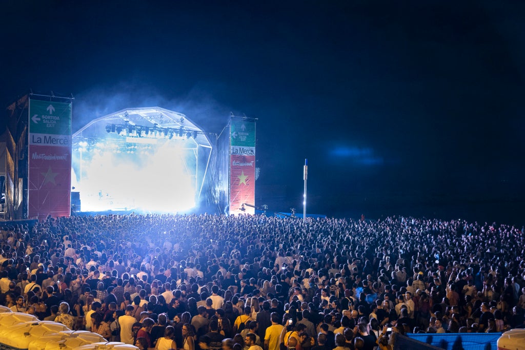 Escenari mediterr&agrave;niament Estrella Damm