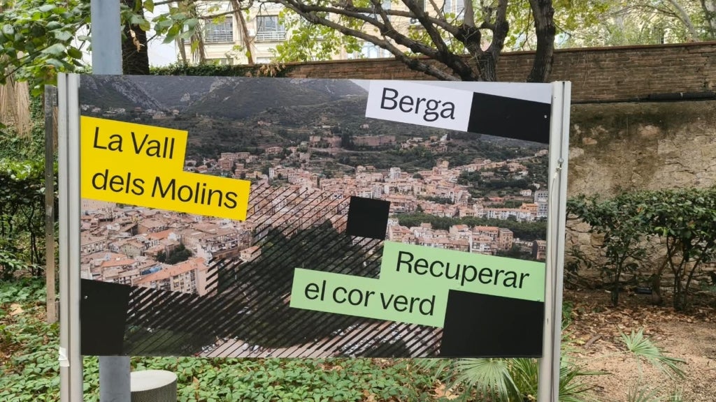 Panell amb informaci&oacute; sobre la ciutat de Berga /