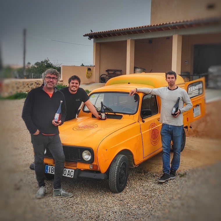 Aqui els culpables: Tià Ordinas, de 7103 Petit Celler i Xisco Albertí i Alejo Mira de La Vermutera | La Vermutera