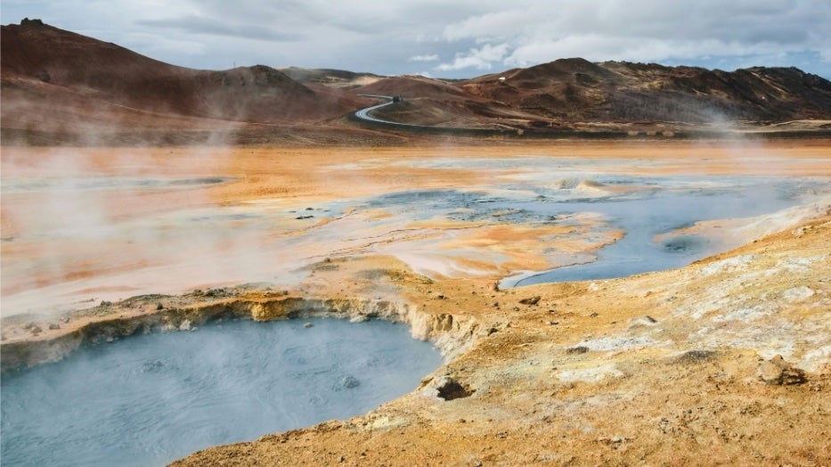 La geot&egrave;rmia utilitza la calor del subsol per oferir calefacci&oacute;, refrigeraci&oacute; i aigua calenta de manera cont&iacute;nua, sense dependre de la meteorologia / Veolia