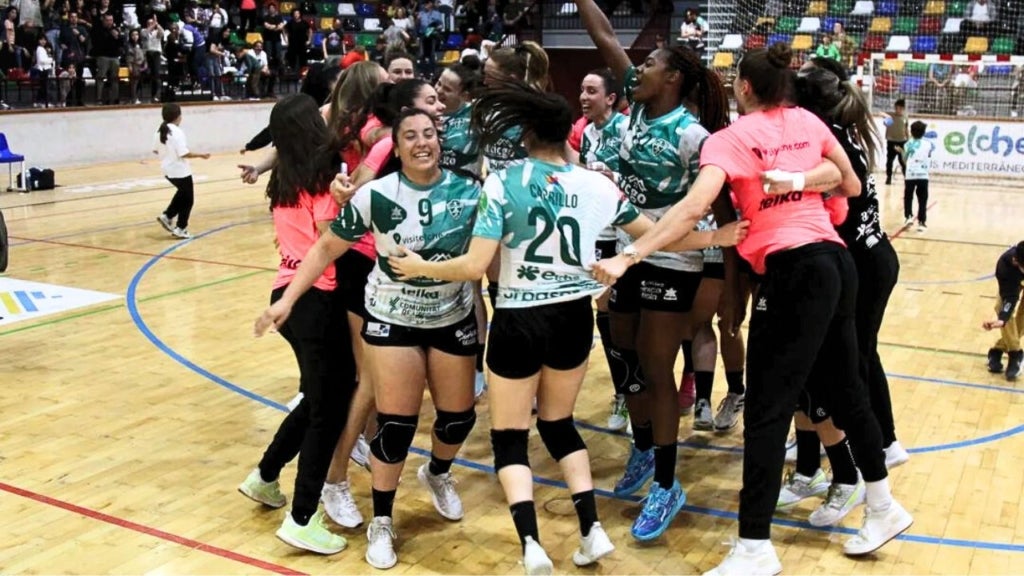 Núria Andreu va debutar a la màxima competició amb l'Elx, després de passar per diversos equips va tornar en 2020_diari La Veu