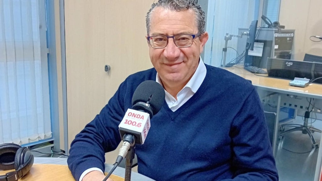 Toni Pérez alcalde de Benidorm i la Diputació d'Alacant cita Fuster i Estellés de forma habitual a les seues intervencions_diari la veu del País Valencià