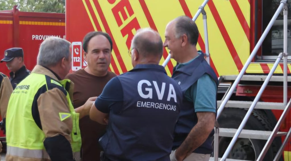 Pérez Llorca i el conseller Valderrama durant l'incendi de Tírig