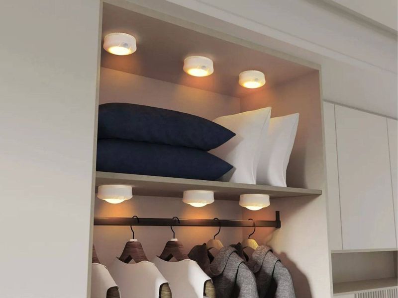 La l&agrave;mpada d'Aldi ideal per a una llum perfecta a casa: recarregable i en m&uacute;ltiples colors per a qualsevol ambient