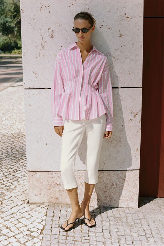 Adeu a las blusas cl&aacute;sicas: este oto&ntilde;o las de rayas toman el mando y Zara y Mango tienen las claves