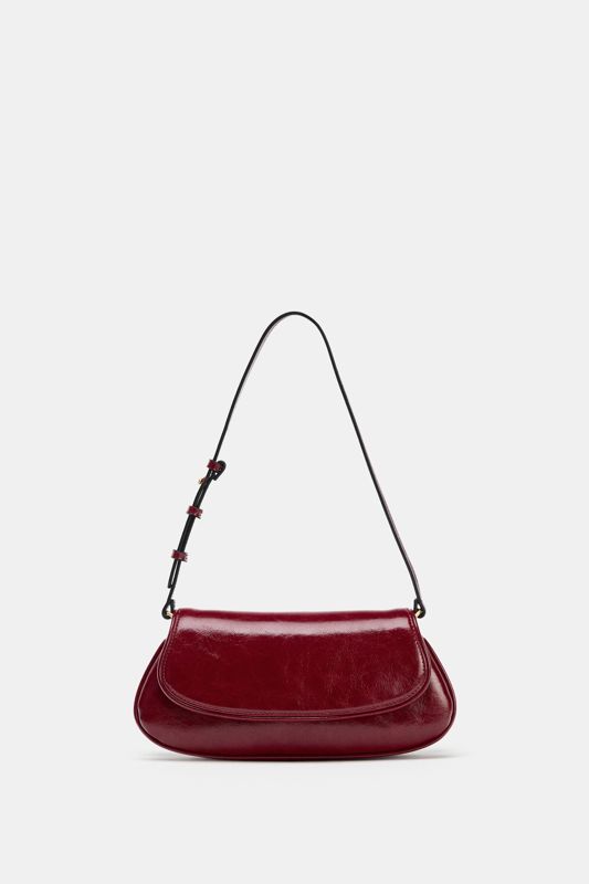 Las 5 bolsas rojas tendencia de Zara para el otoño de 2026: elegancia irresistible por menos de 25 euros